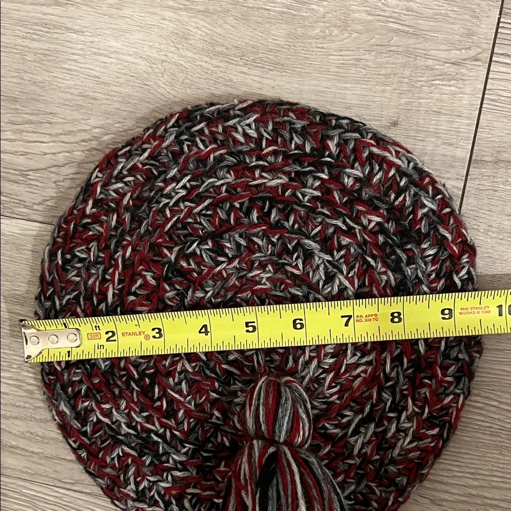 VTG 70s Burgundy Gray Black Chunky Knit Beret Hat w/ Tassel